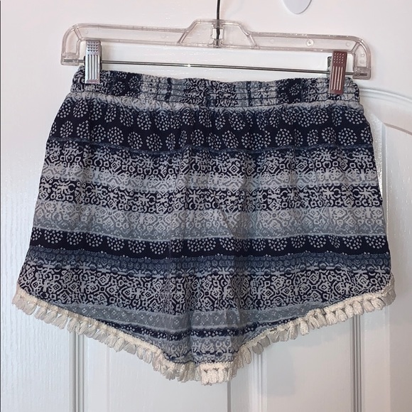 Abercrombie & Fitch Girls Flounce Shorts Fringed - Picture 2 of 5